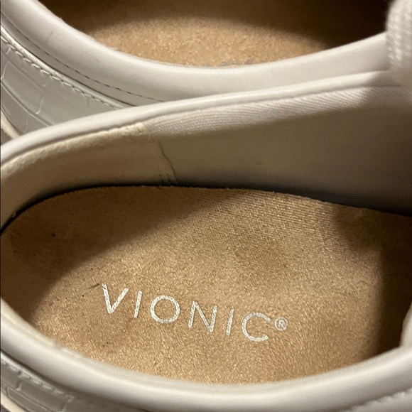 Vionic White Women's Sneakers - Picture 2 of 7